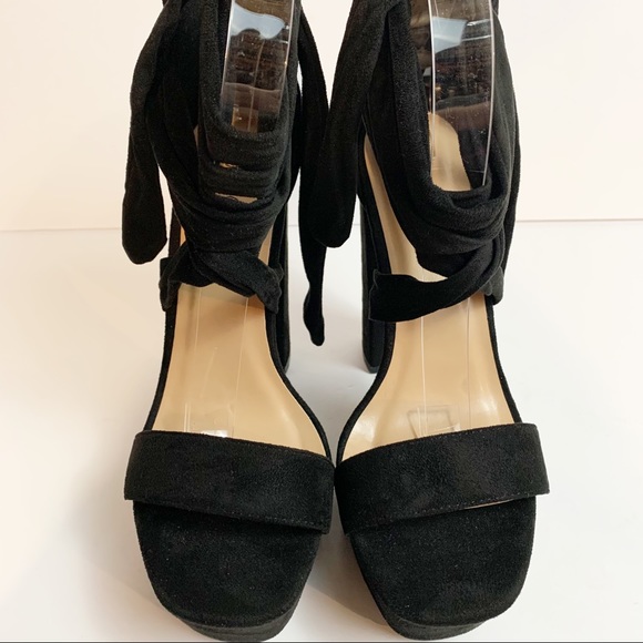 Nasty Gal Chunky Heel Velvet Finish Tie Up Shoe Size 9 Black - Picture 4 of 12